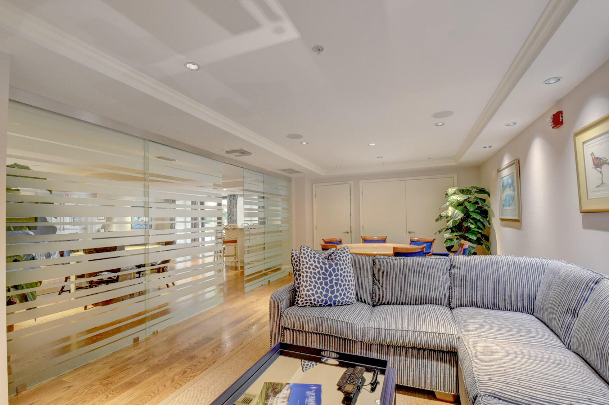 801 S Olive Avenue 1119