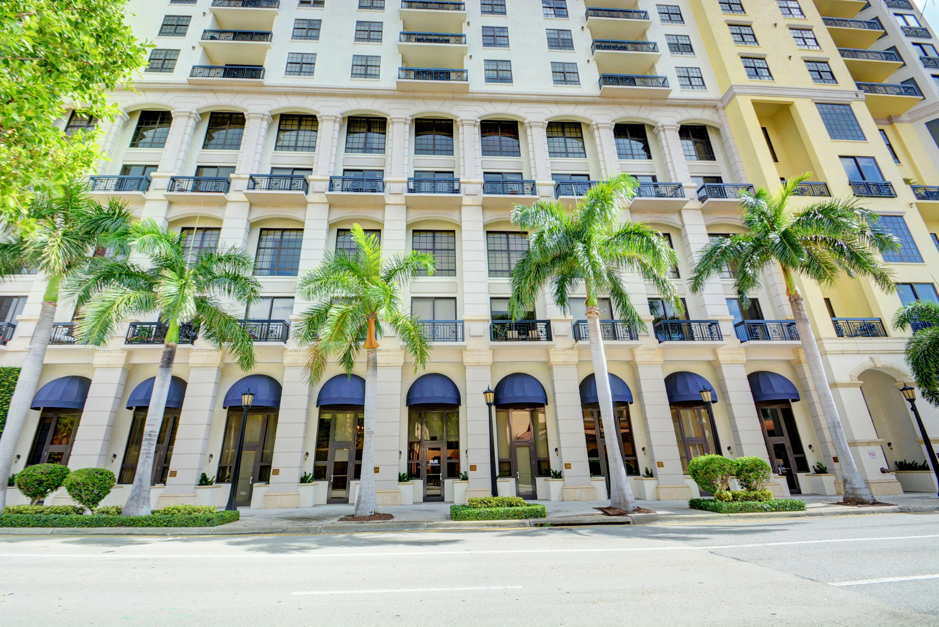 801 S Olive Avenue 1119