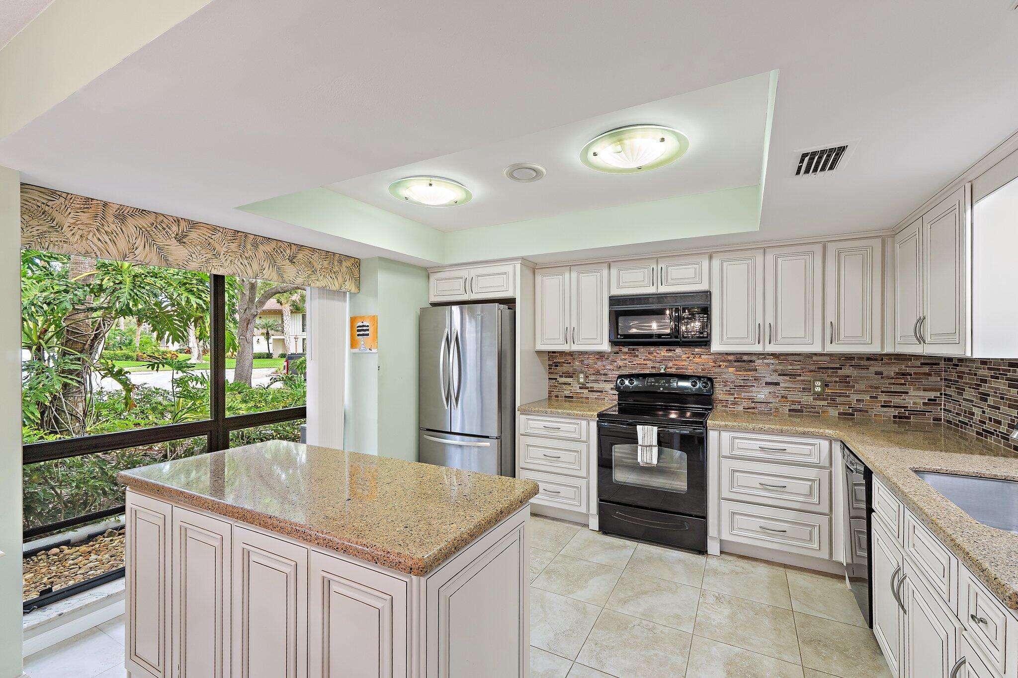 413 Brackenwood Lane S