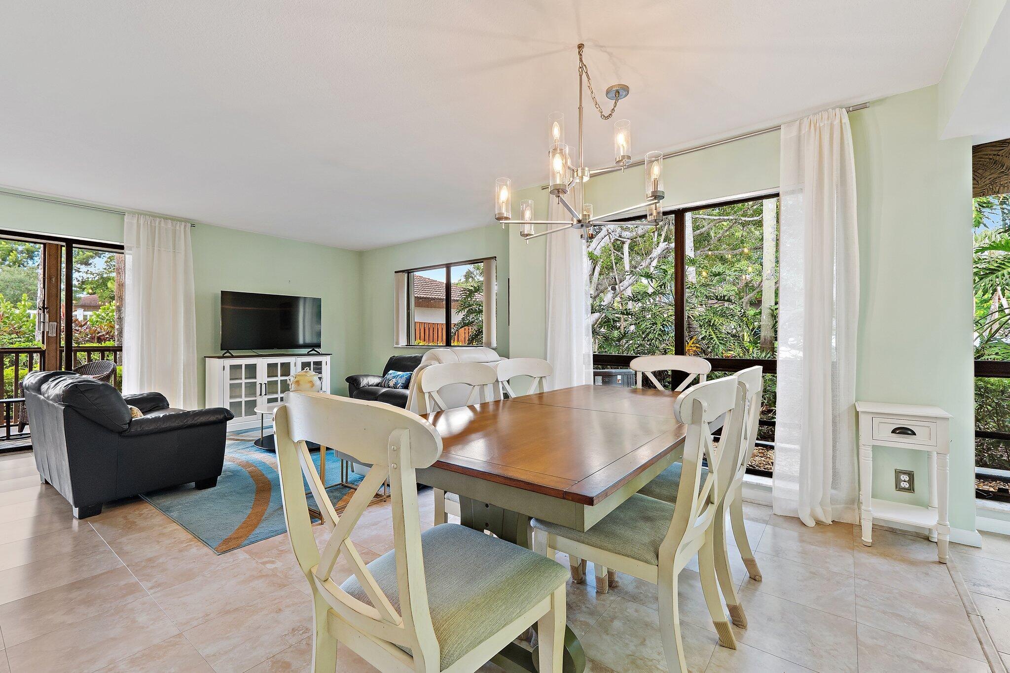 413 Brackenwood Lane S