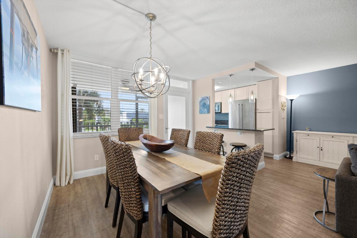 109 Paradise Harbour Boulevard 211