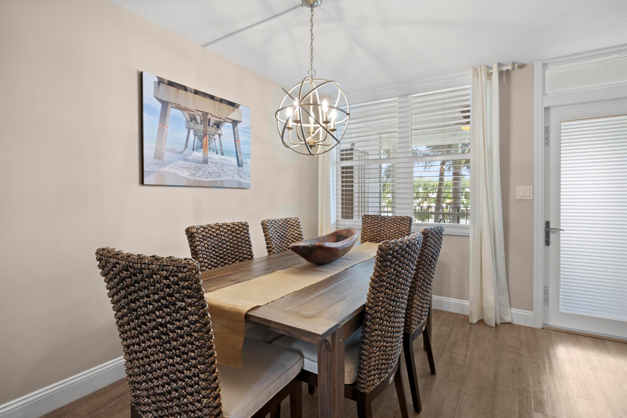 109 Paradise Harbour Boulevard 211