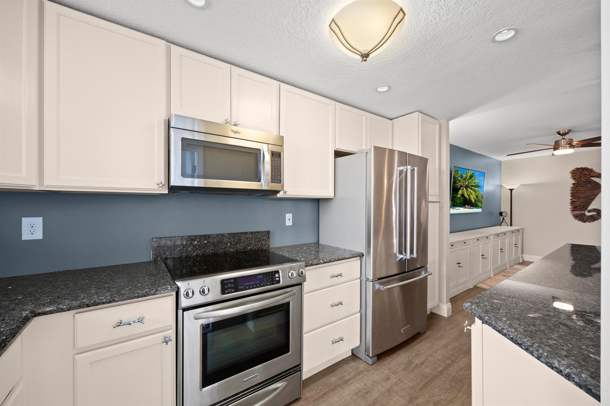 109 Paradise Harbour Boulevard 211