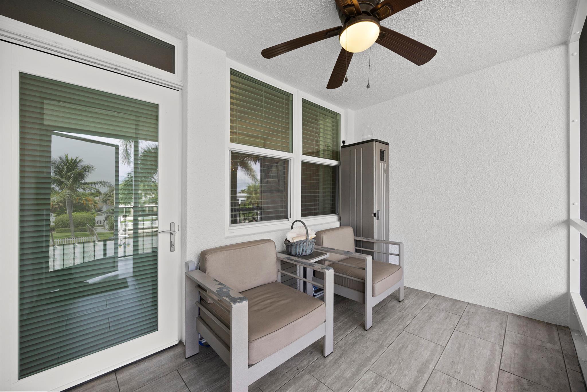 109 Paradise Harbour Boulevard 211