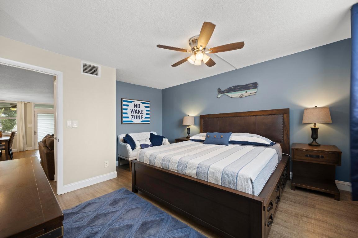 109 Paradise Harbour Boulevard 211