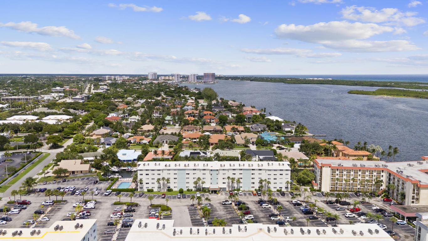 109 Paradise Harbour Boulevard 211