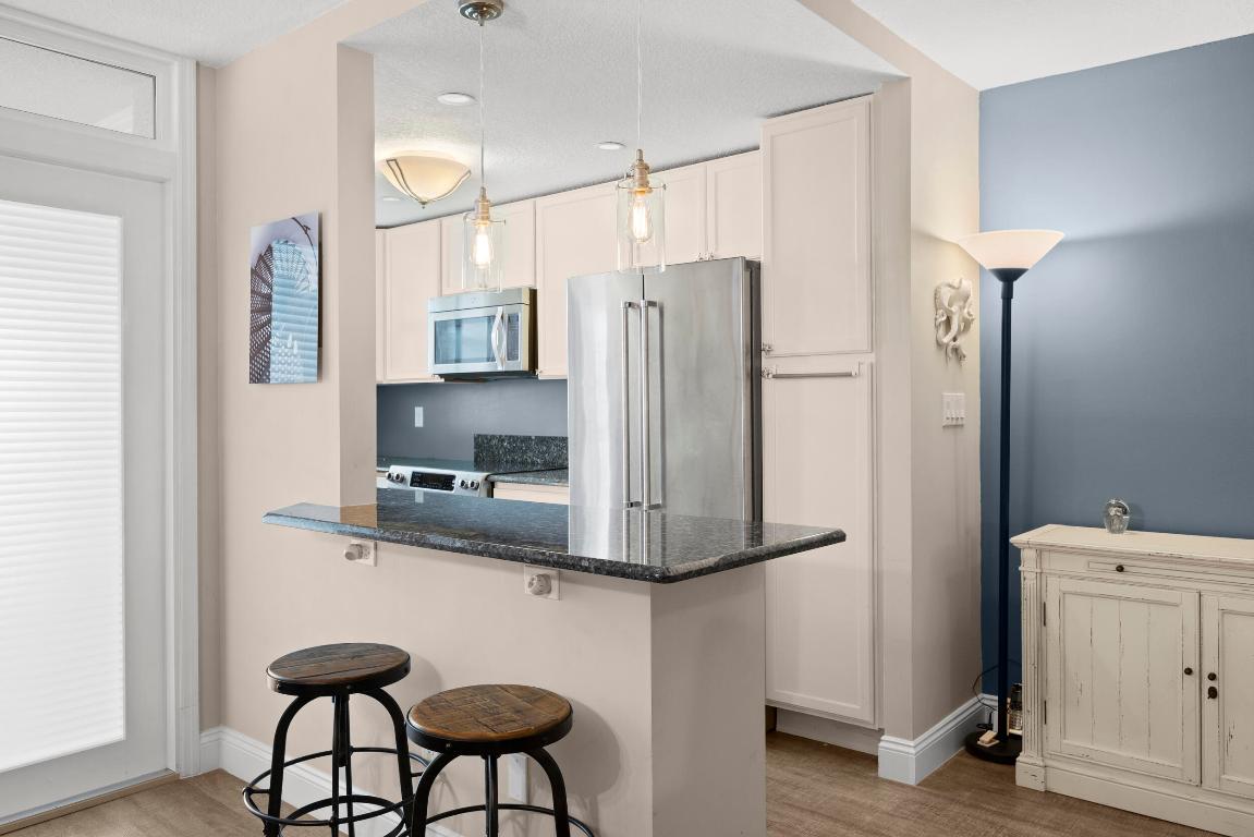 109 Paradise Harbour Boulevard 211