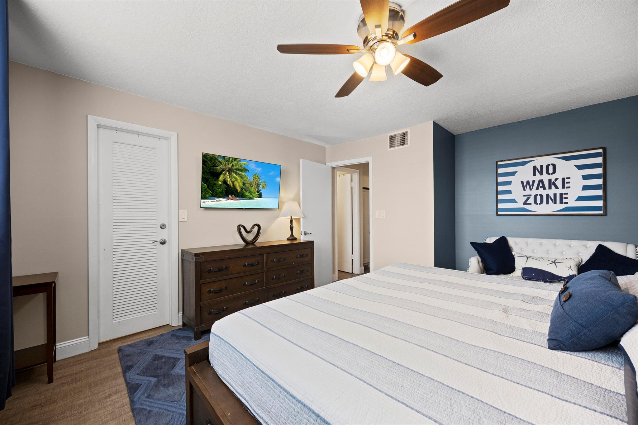 109 Paradise Harbour Boulevard 211