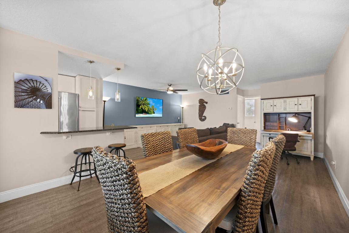 109 Paradise Harbour Boulevard 211