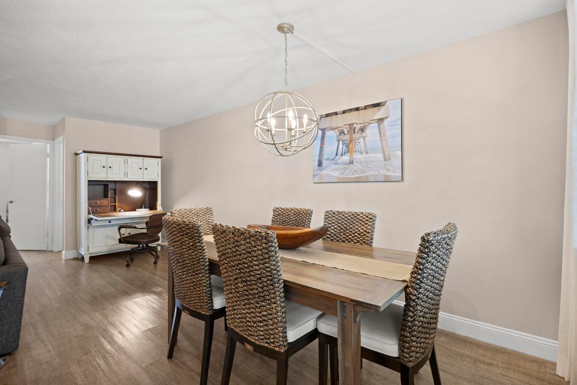 109 Paradise Harbour Boulevard 211