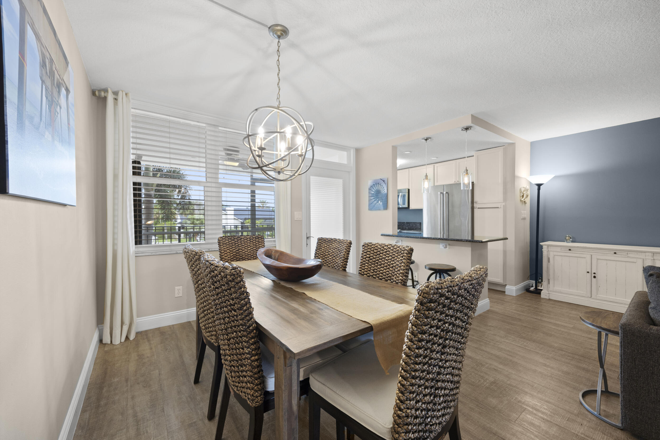 109 Paradise Harbour Boulevard 211