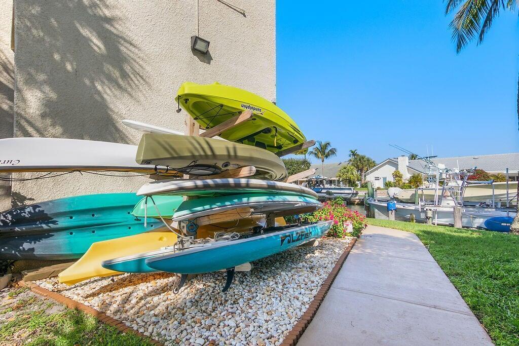 109 Paradise Harbour Boulevard 211