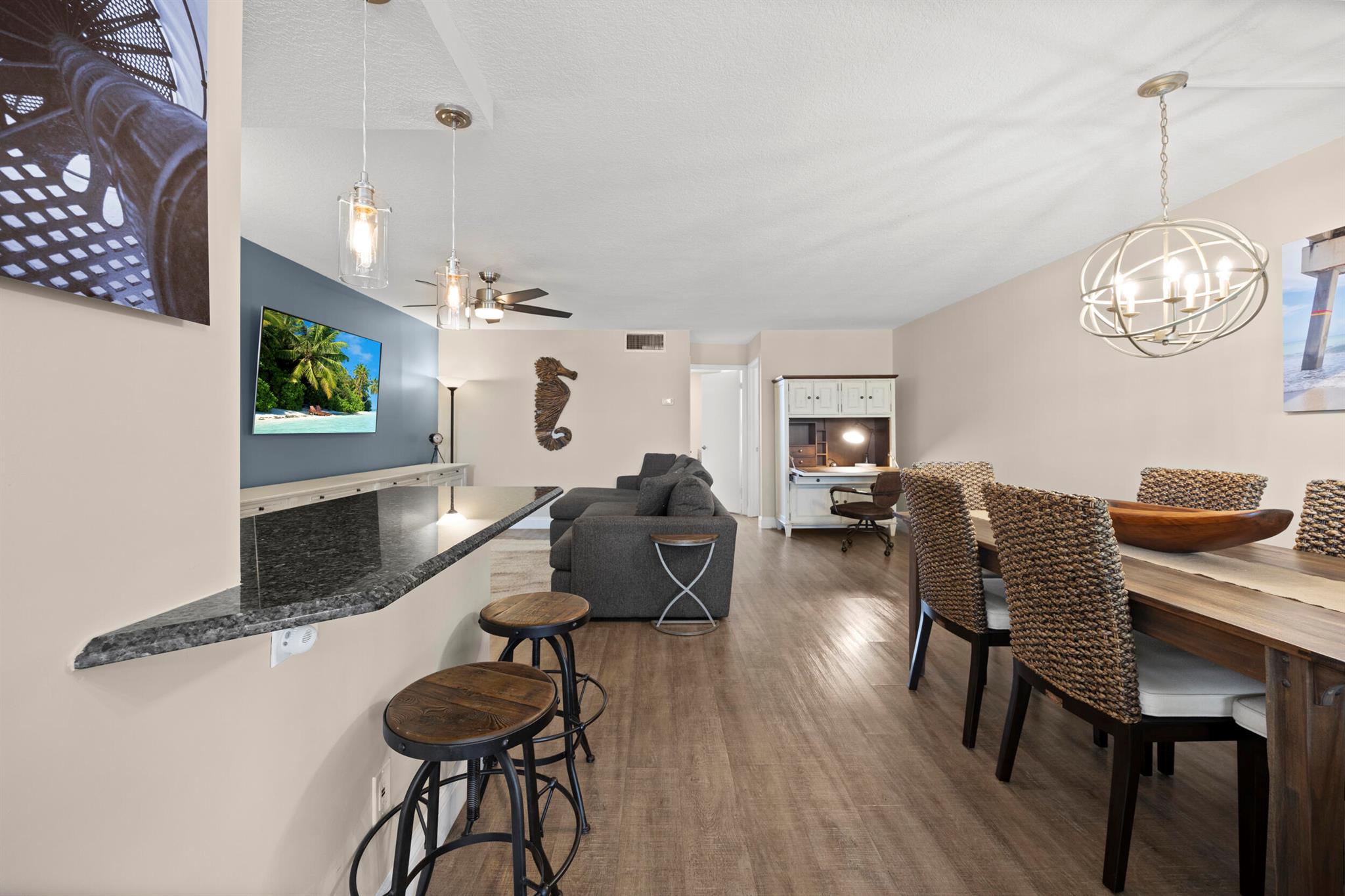 109 Paradise Harbour Boulevard 211