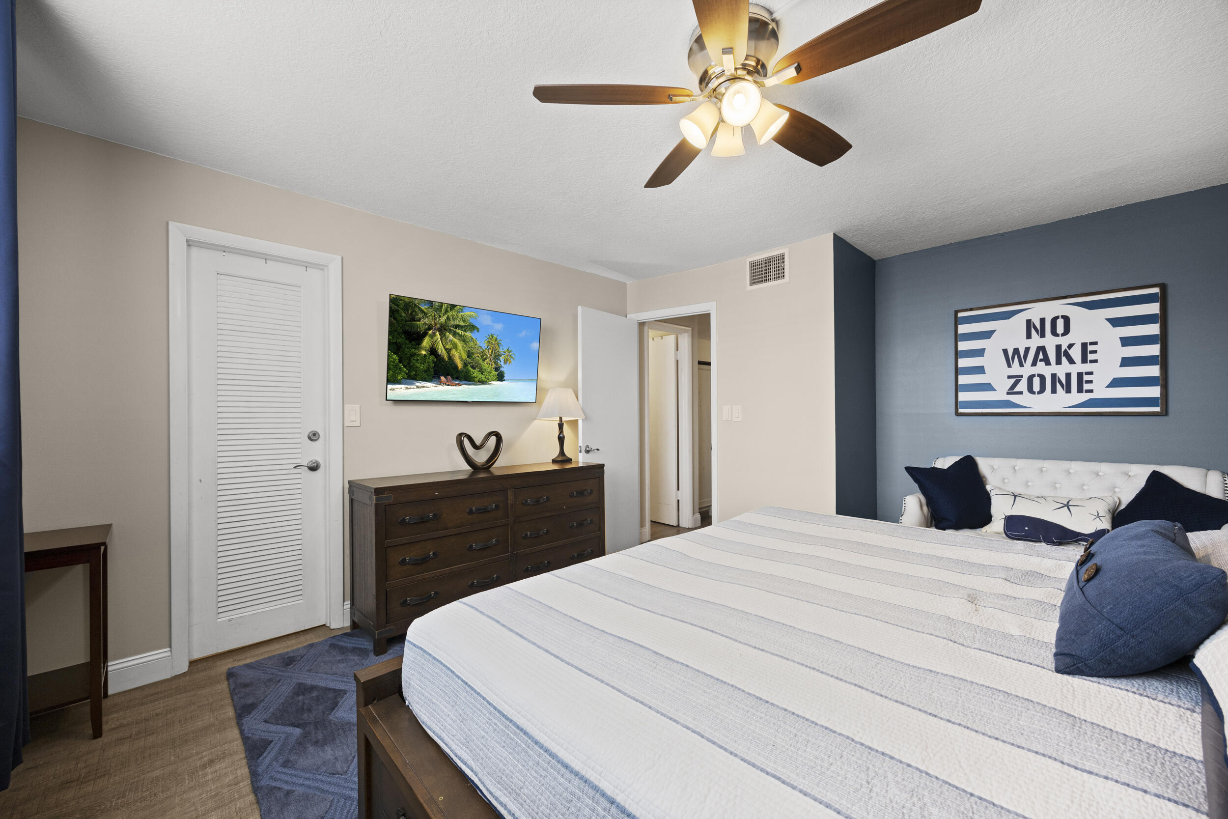 109 Paradise Harbour Boulevard 211