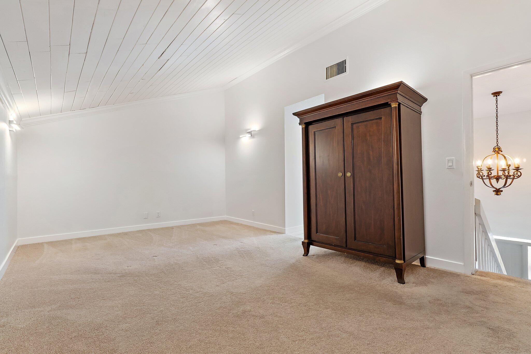 271 Old Meadow Way
