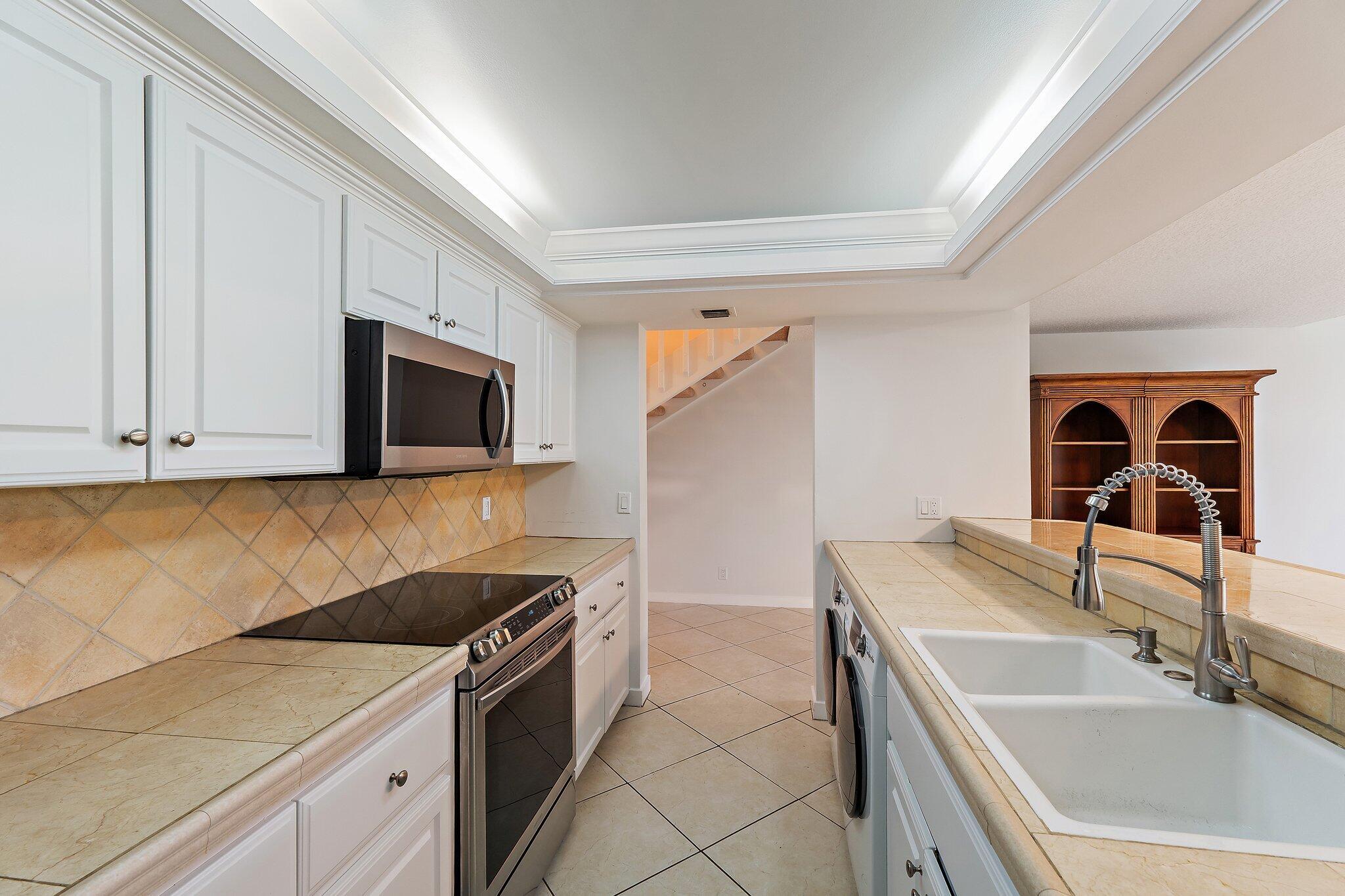 271 Old Meadow Way
