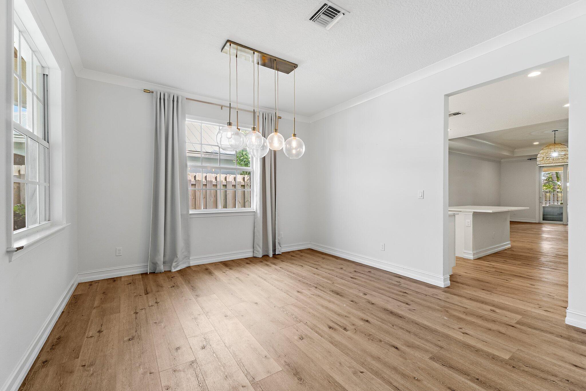 17564 Cinquez Park Road W