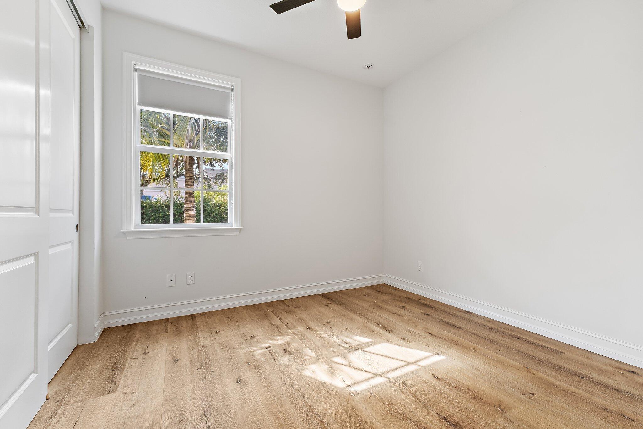 17564 Cinquez Park Road W