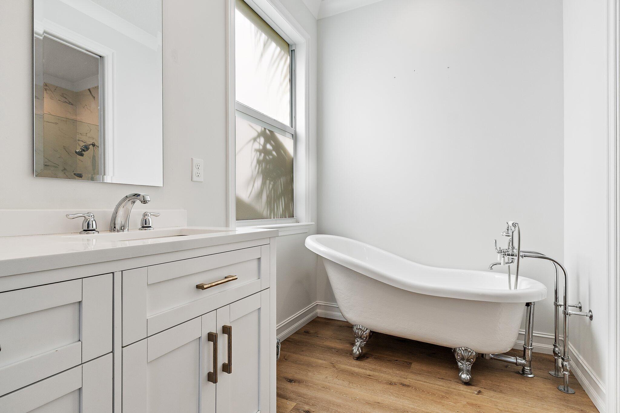 17564 Cinquez Park Road W