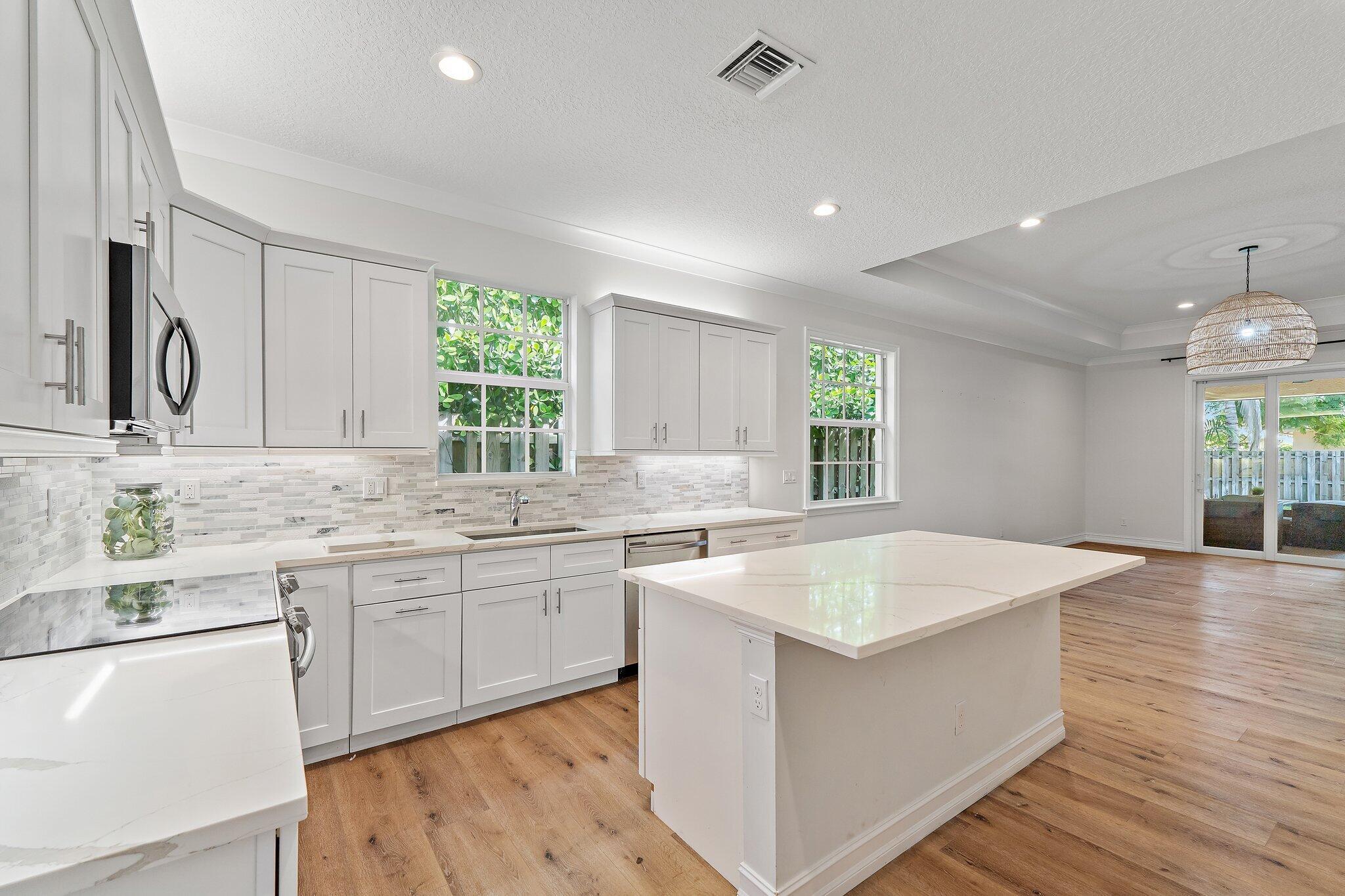 17564 Cinquez Park Road W