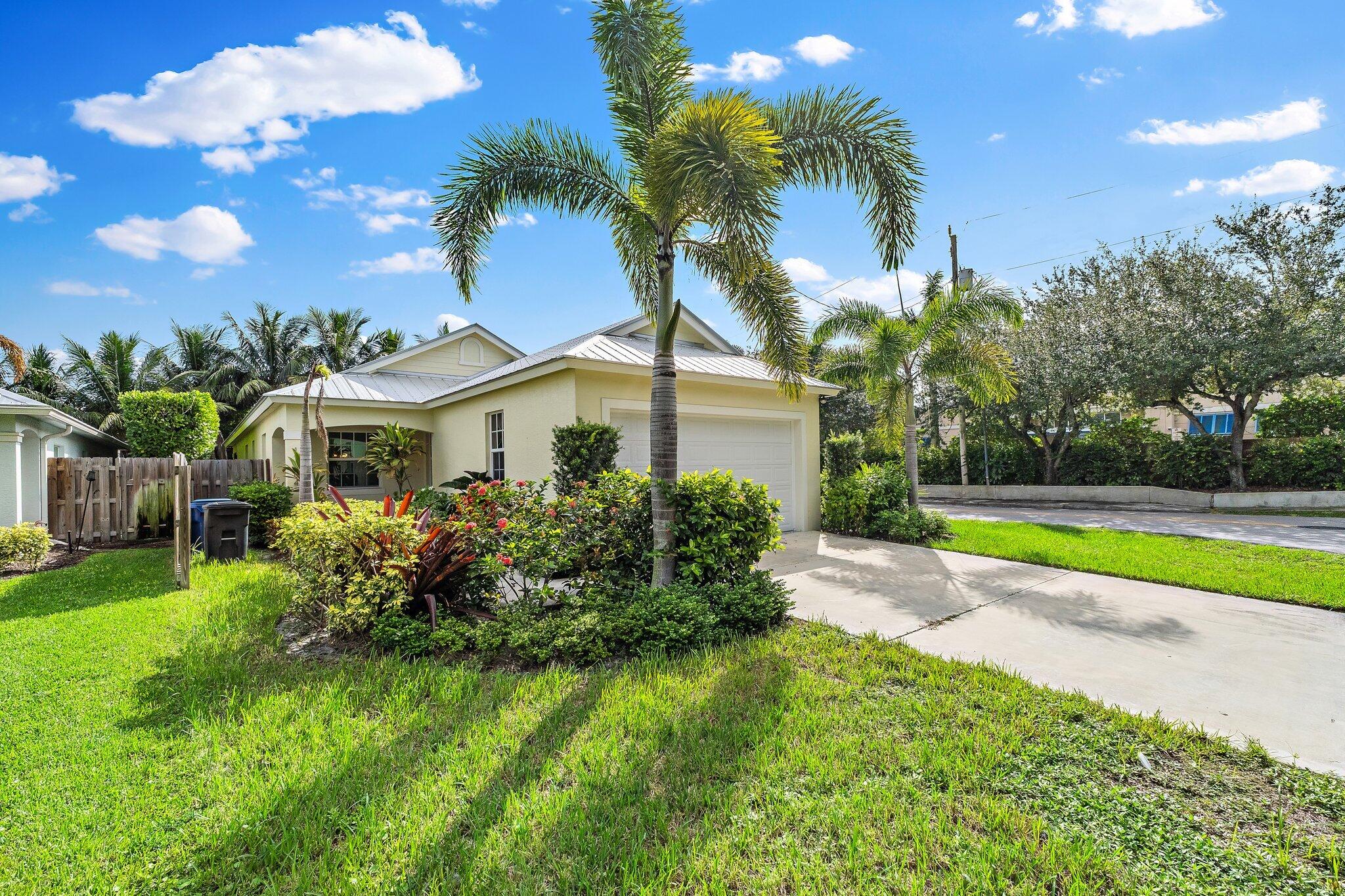 17564 Cinquez Park Road W