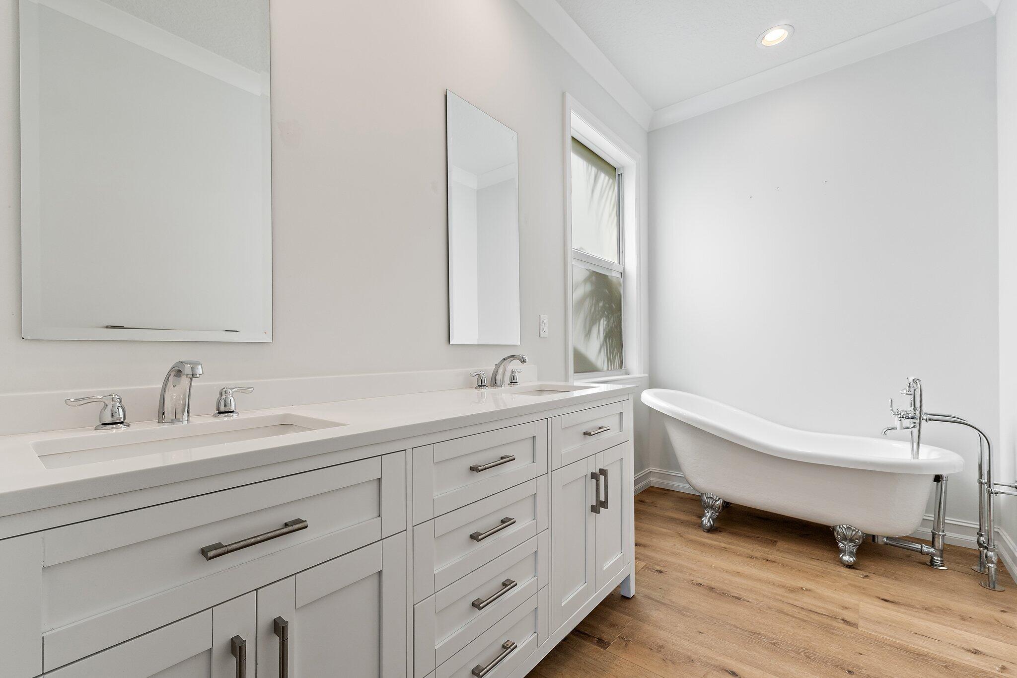 17564 Cinquez Park Road W