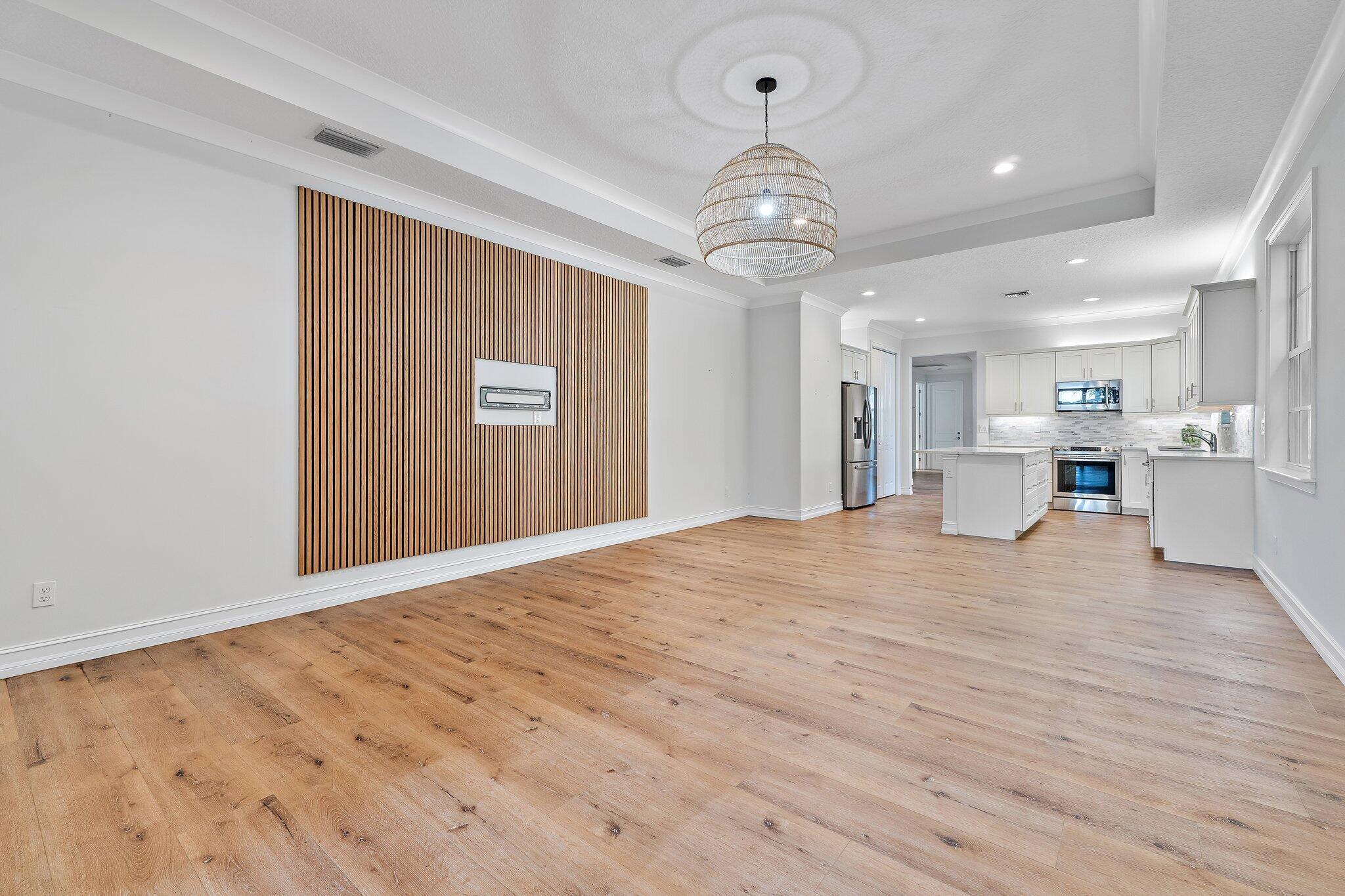 17564 Cinquez Park Road W