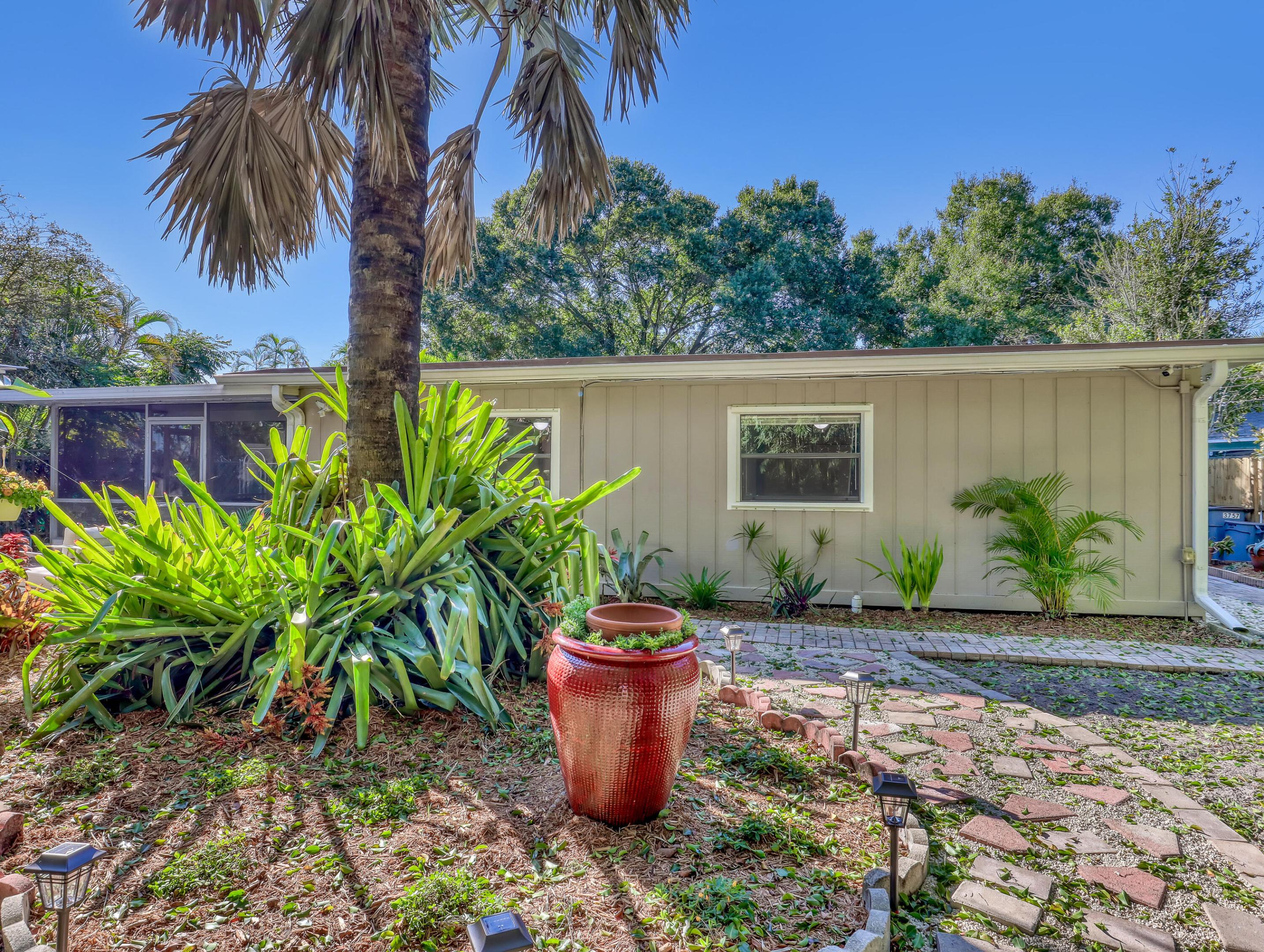 3757 Island Rd Road