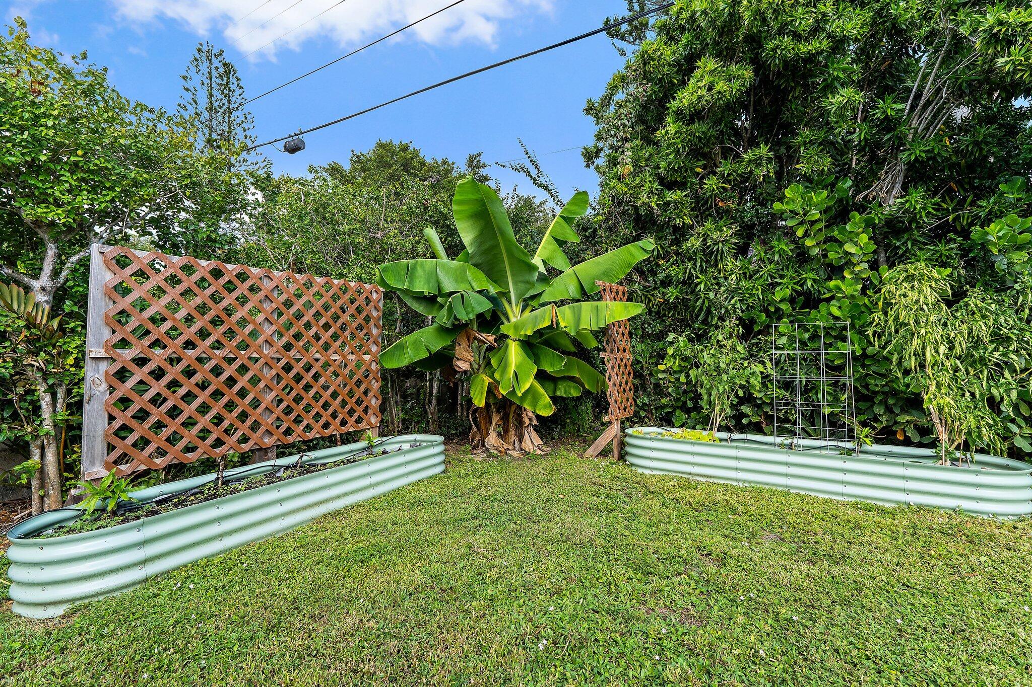 1821 Redbank Road