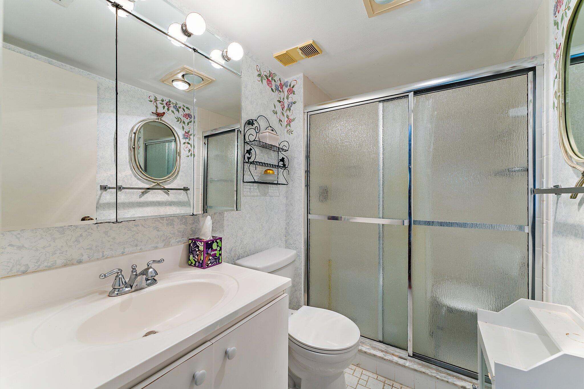 3186 Via Poinciana 111