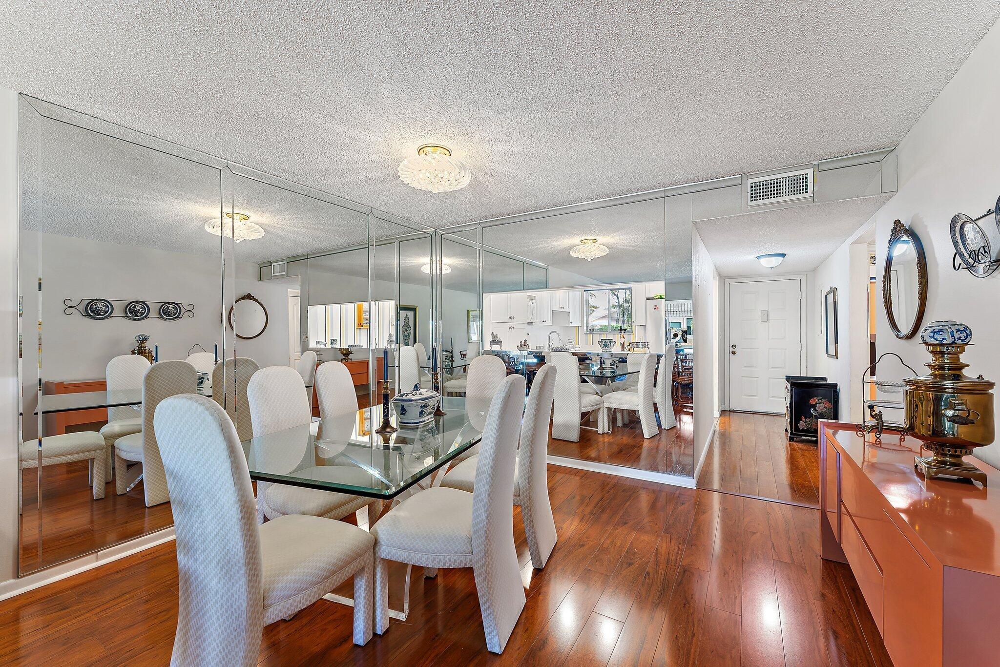 3186 Via Poinciana 111