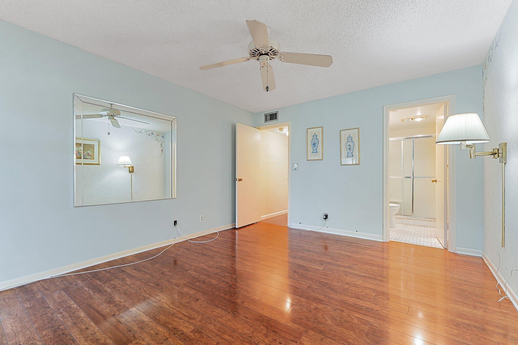 3186 Via Poinciana 111, Lake Worth Unit: 111