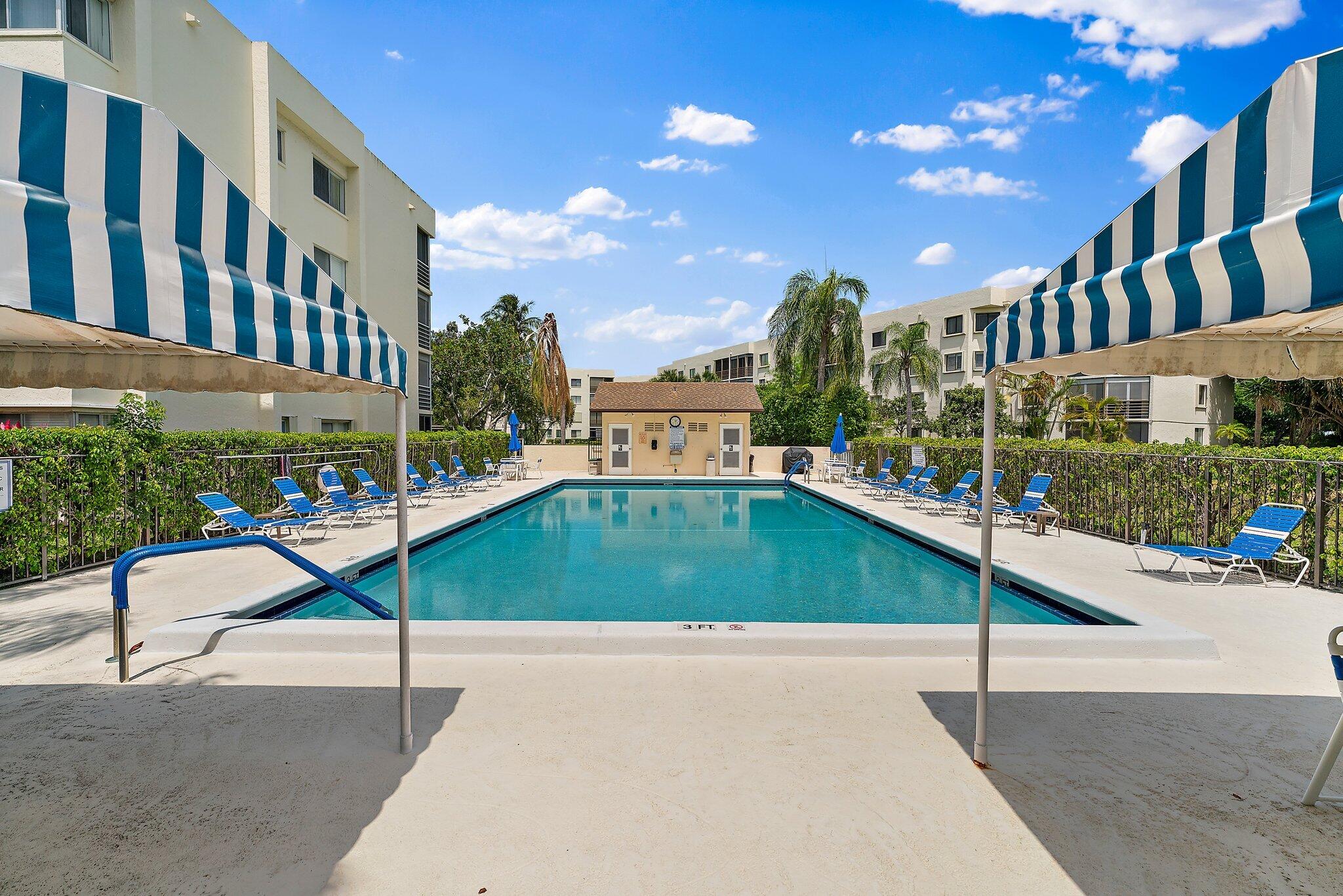 3186 Via Poinciana 111, Lake Worth Unit: 111