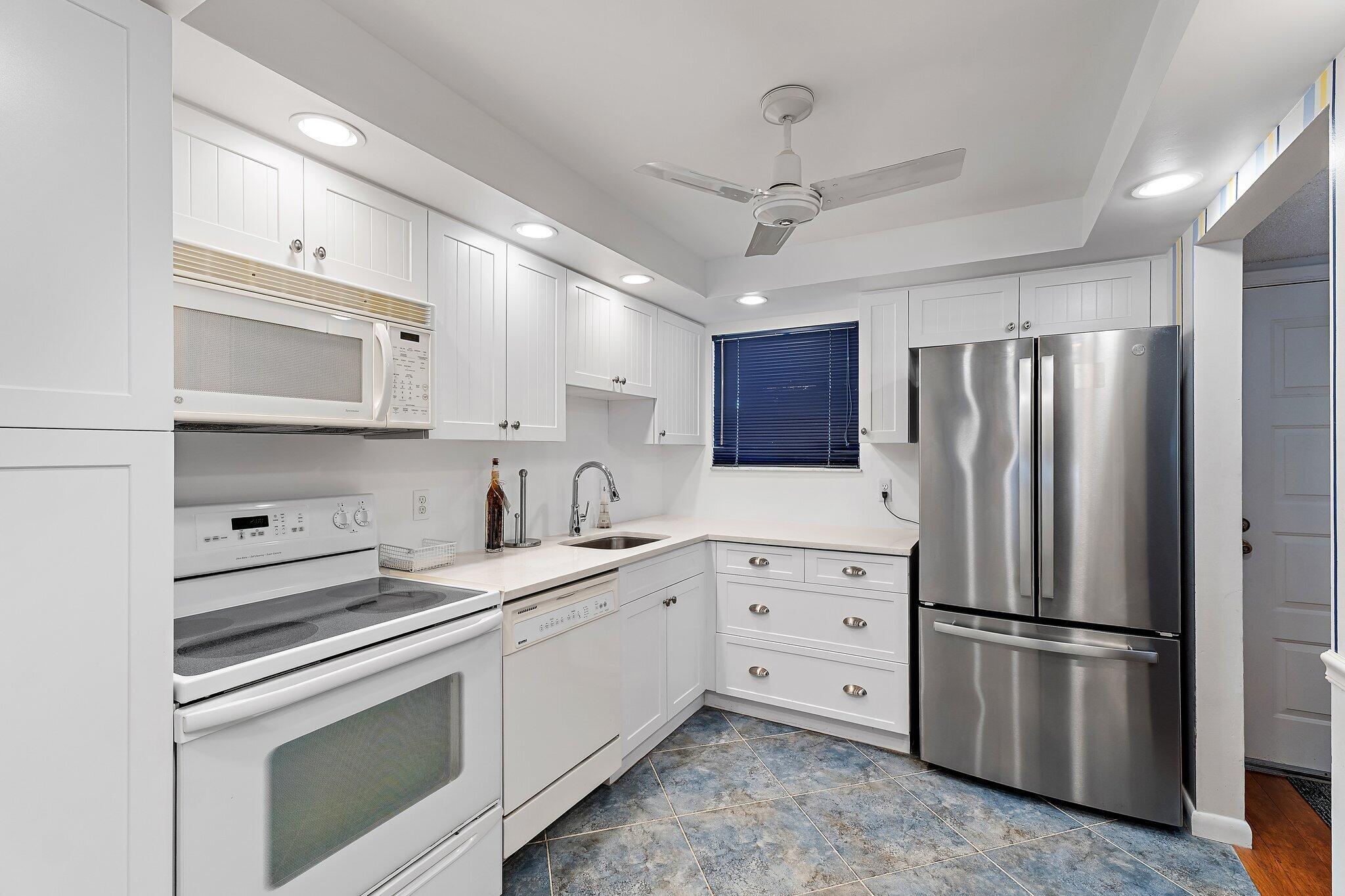 3186 Via Poinciana 111, Lake Worth Unit: 111