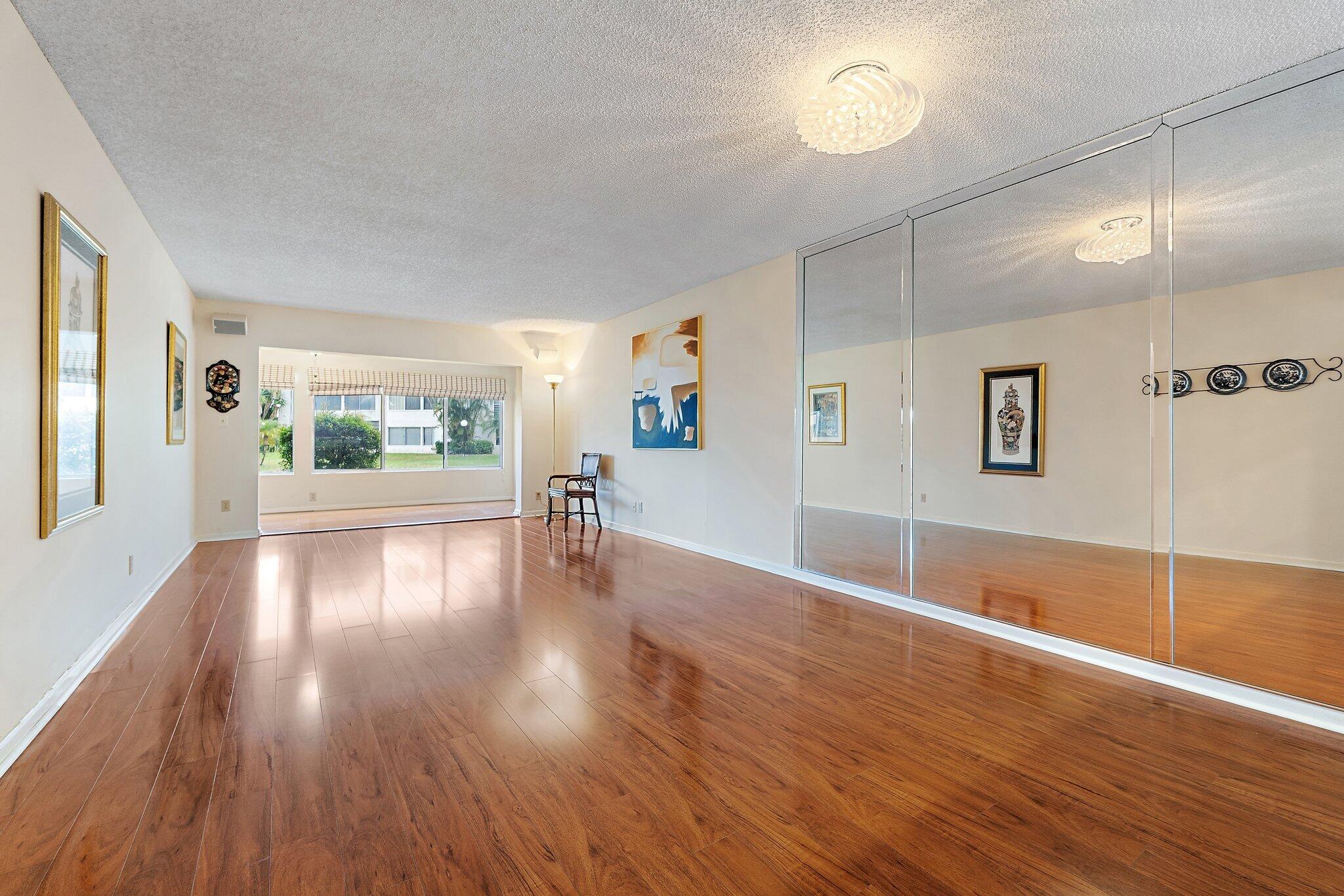 3186 Via Poinciana 111, Lake Worth Unit: 111