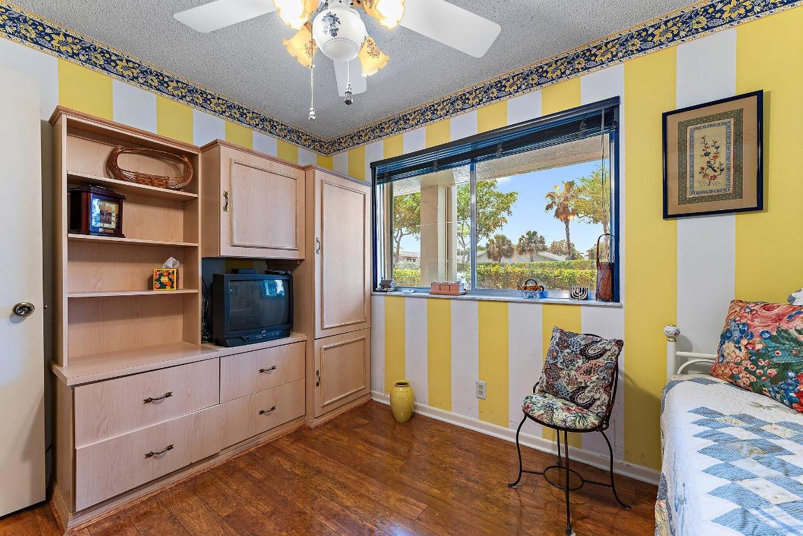 3186 Via Poinciana 111, Lake Worth Unit: 111