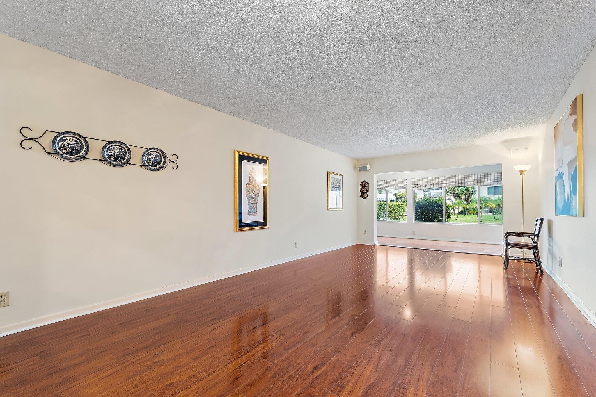 3186 Via Poinciana 111, Lake Worth Unit: 111
