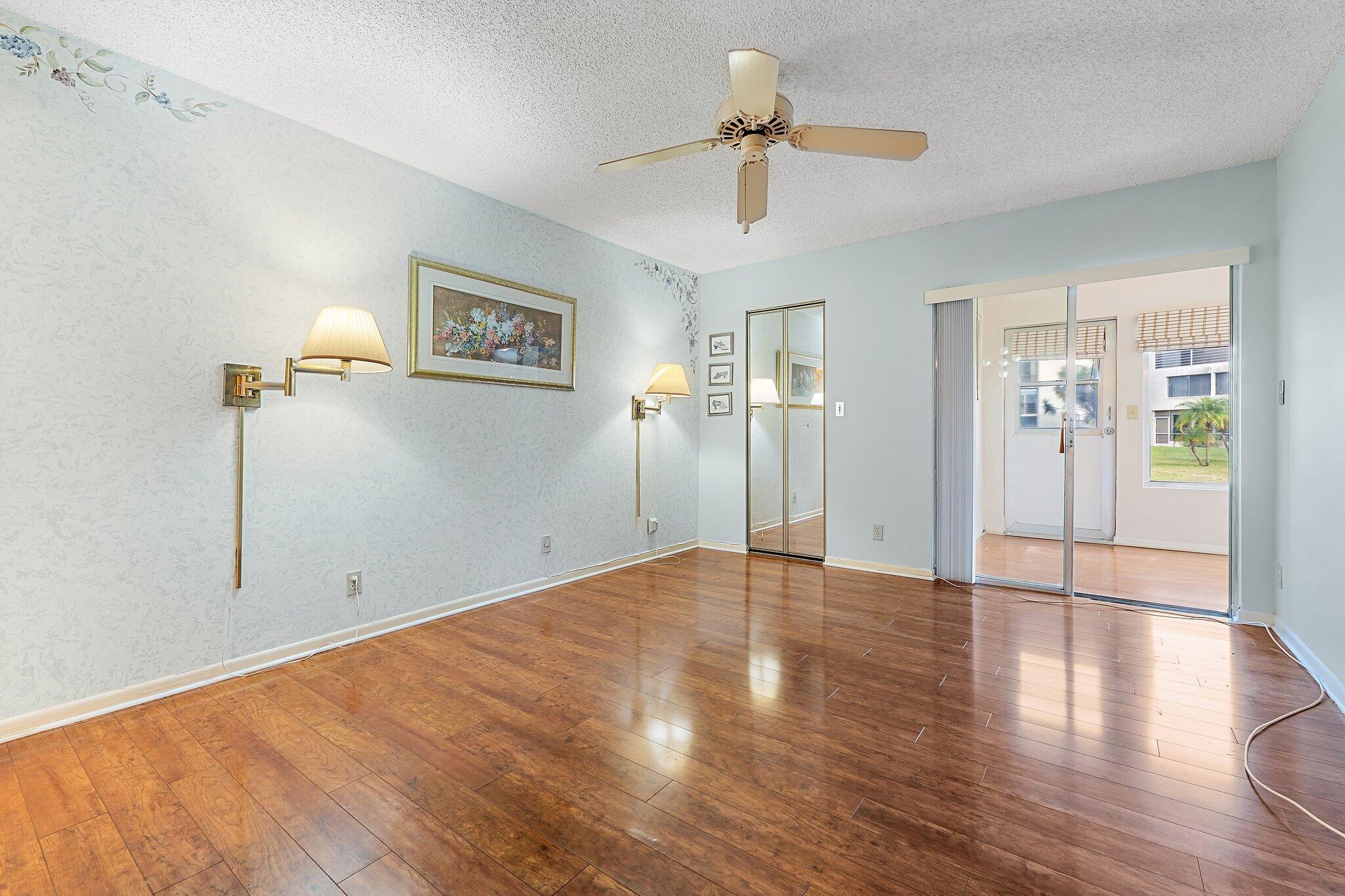 3186 Via Poinciana 111, Lake Worth Unit: 111