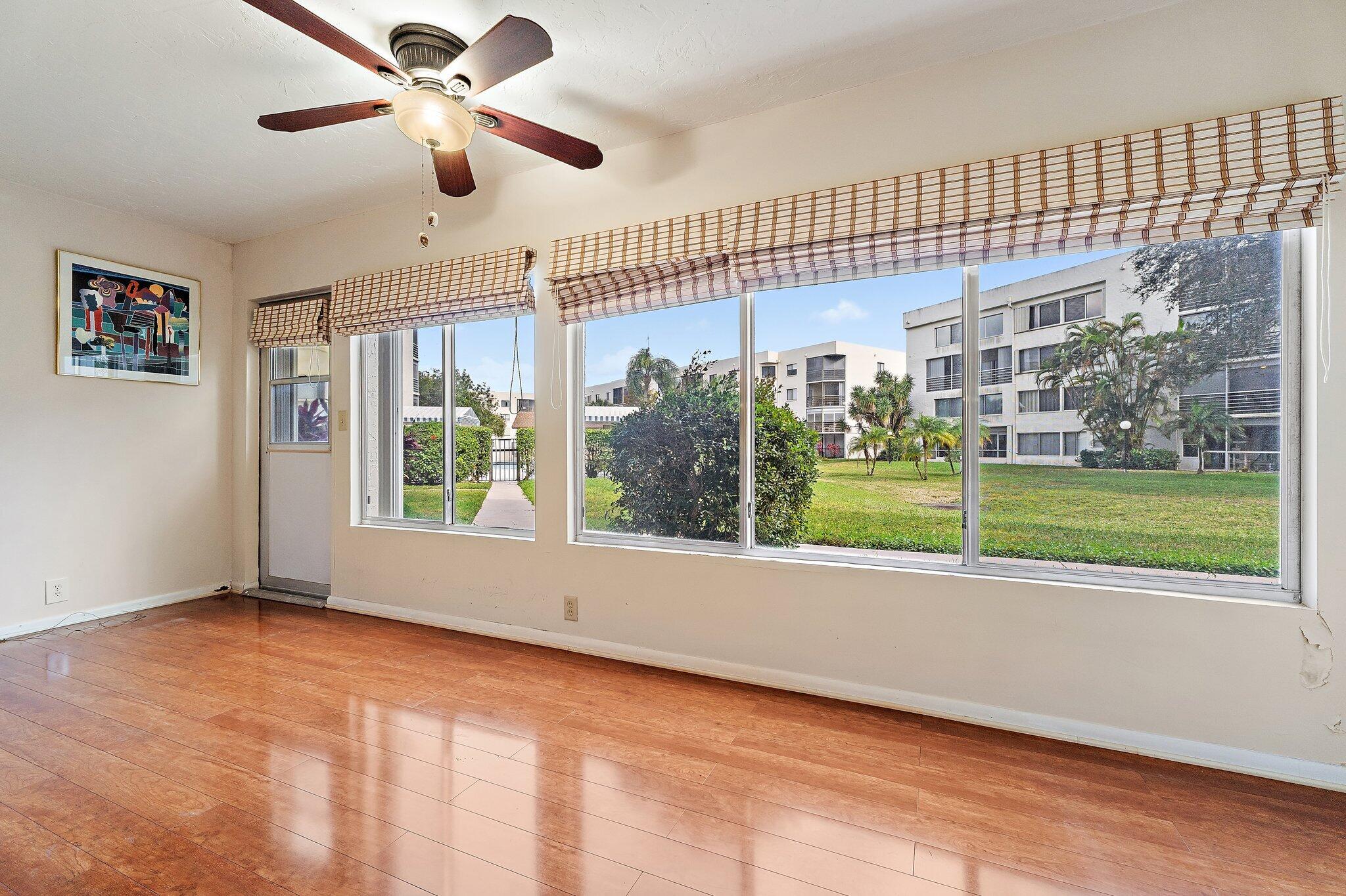 3186 Via Poinciana 111, Lake Worth Unit: 111