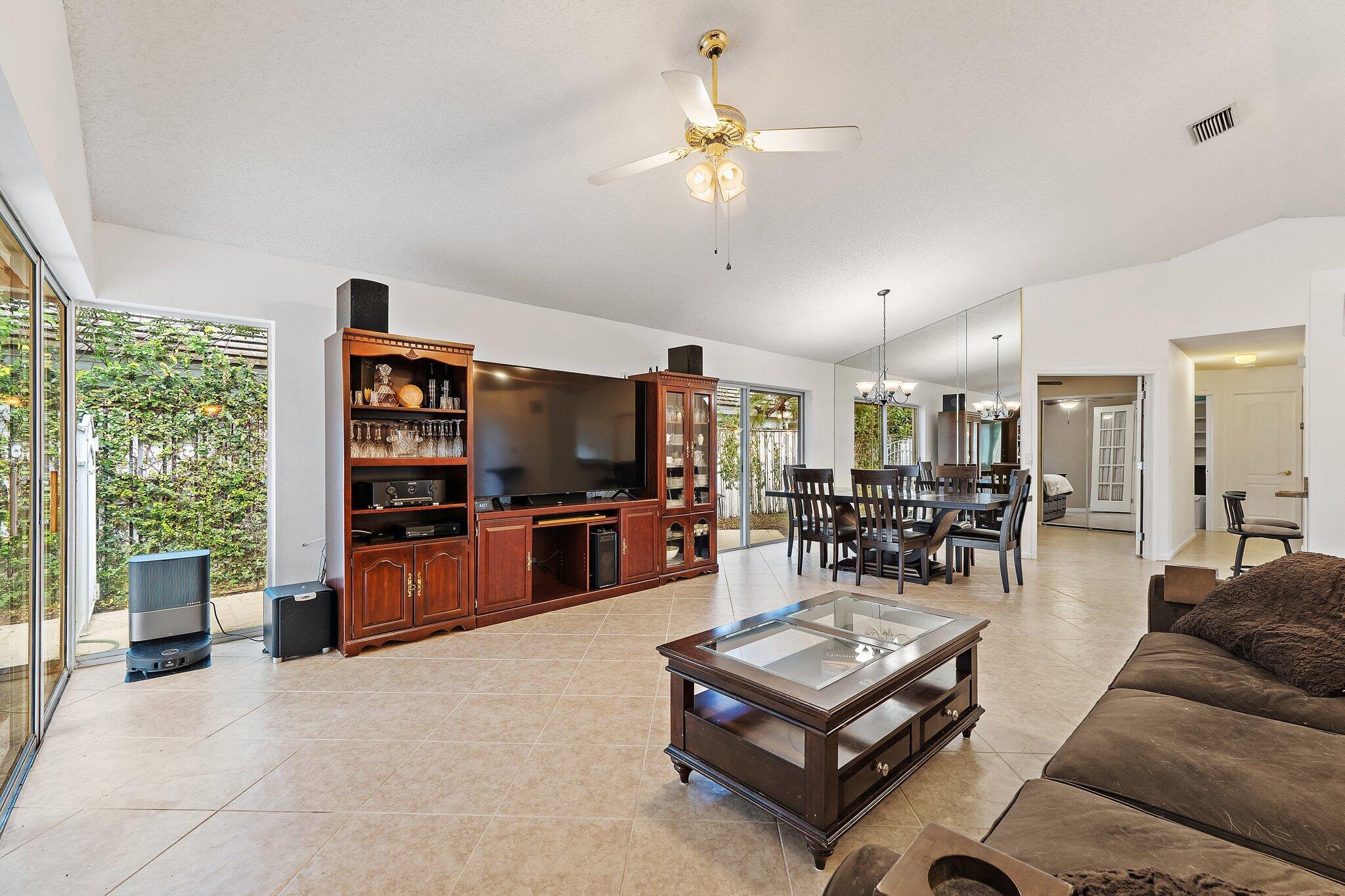 11 Admirals Court, Palm Beach Gardens