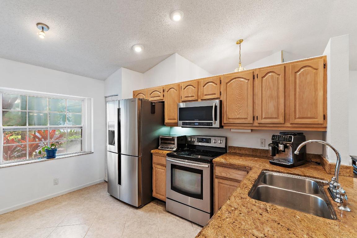 11 Admirals Court, Palm Beach Gardens