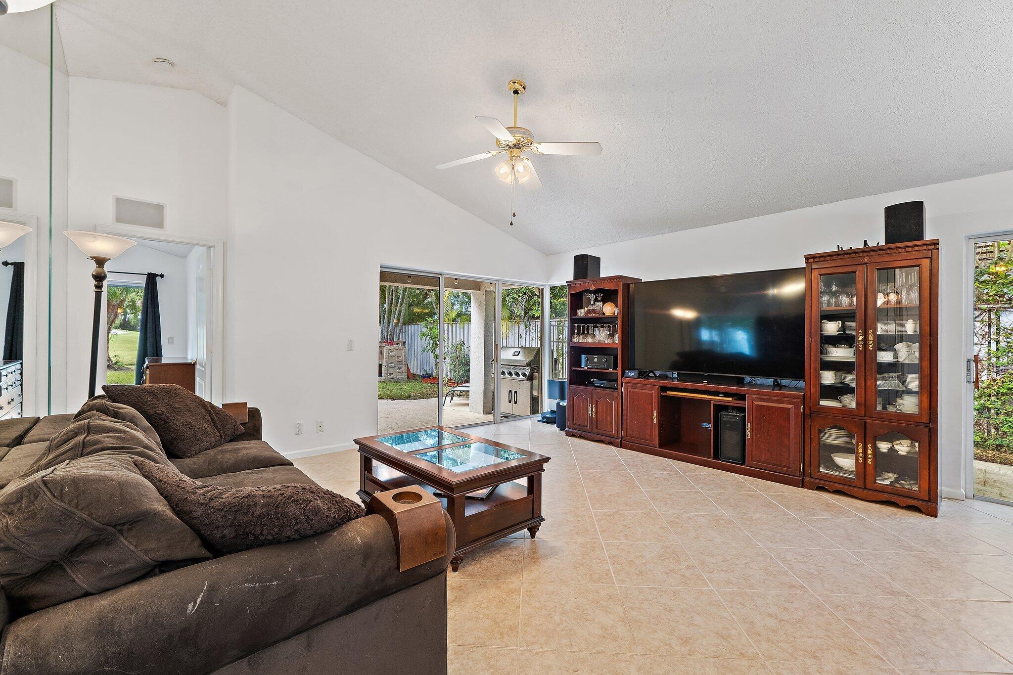 11 Admirals Court, Palm Beach Gardens