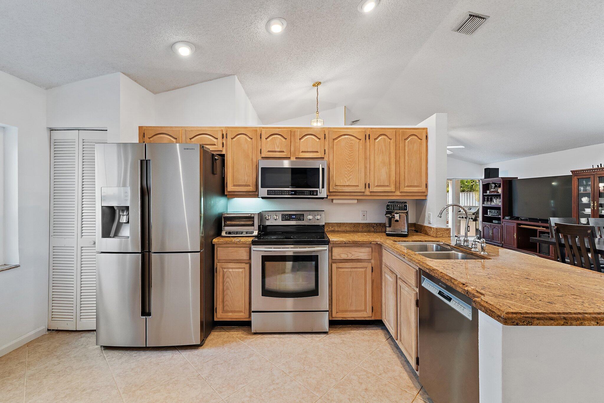 11 Admirals Court, Palm Beach Gardens