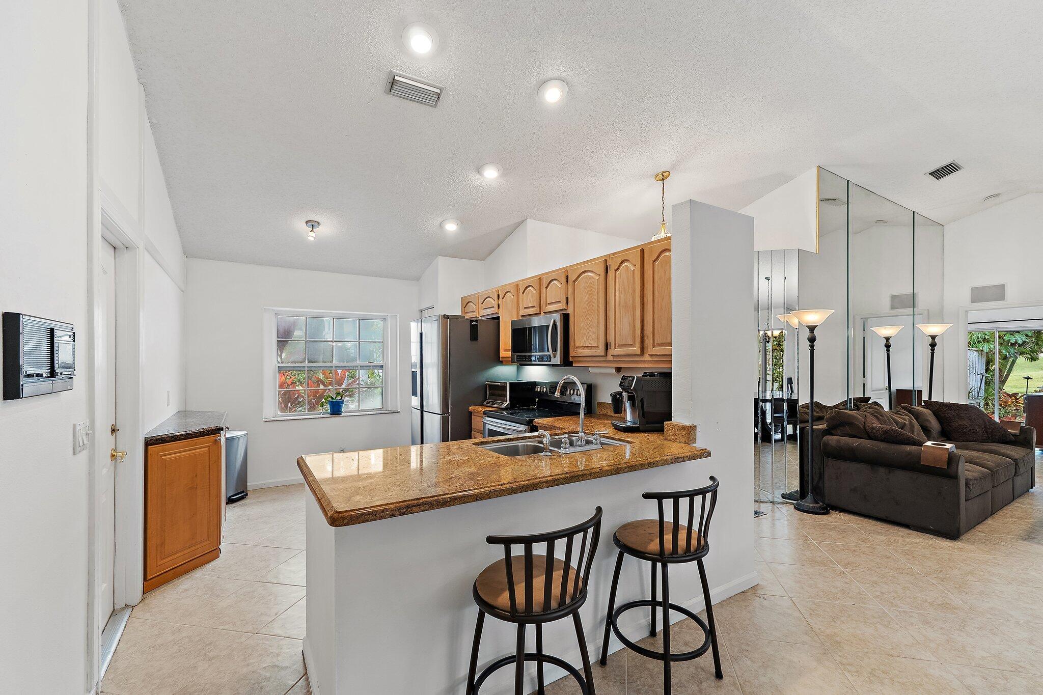 11 Admirals Court, Palm Beach Gardens