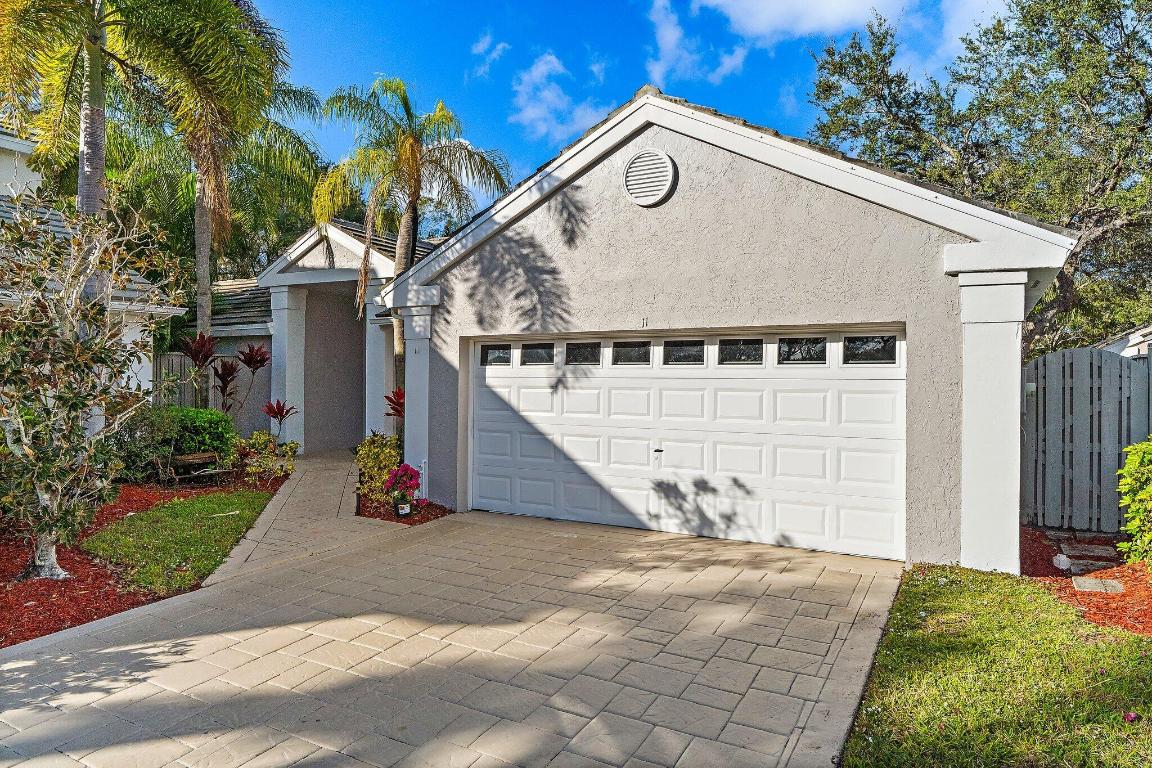 11 Admirals Court, Palm Beach Gardens