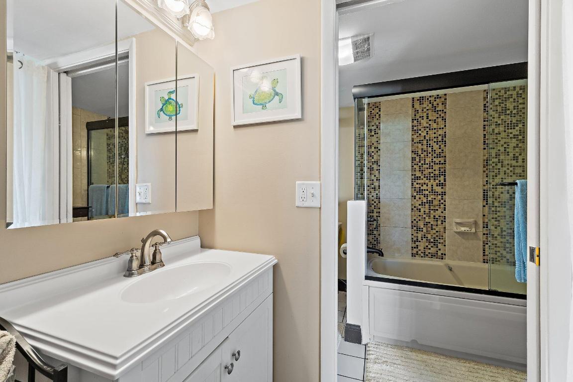 118 Castlewood Drive 123