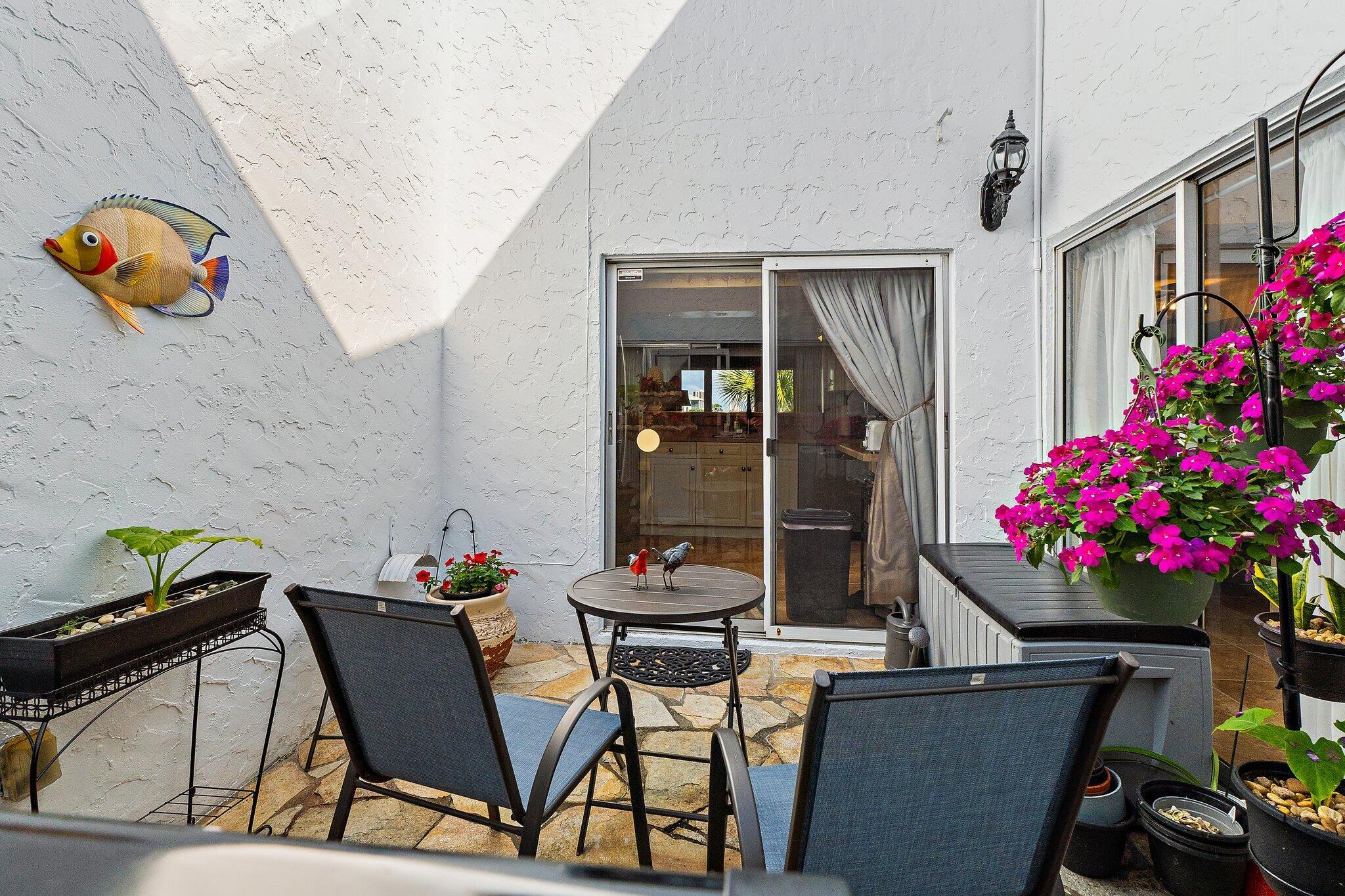 118 Castlewood Drive 123