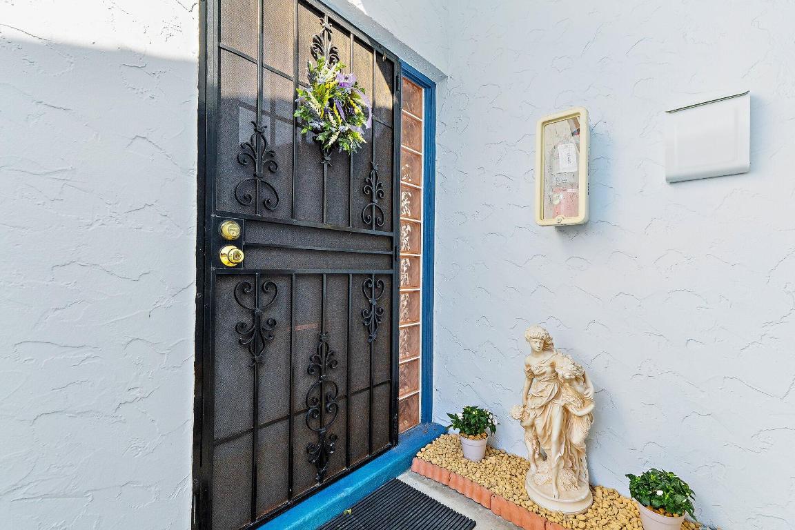 118 Castlewood Drive 123