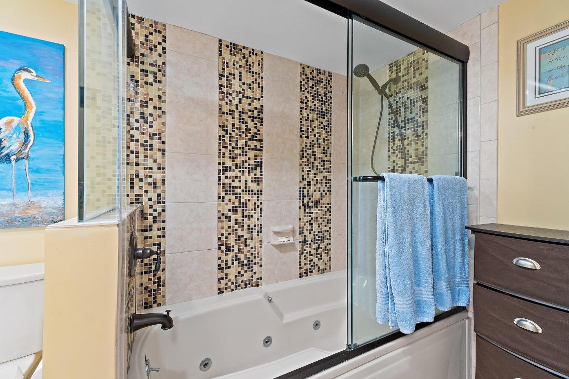 118 Castlewood Drive 123