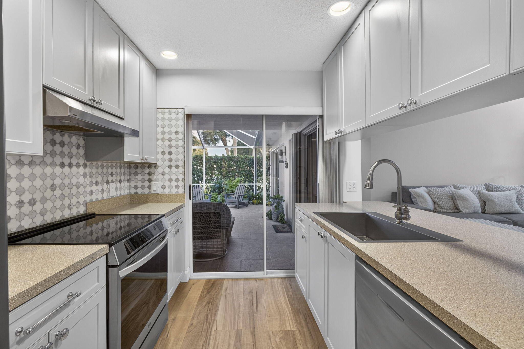 7502 Geminata Oak Court